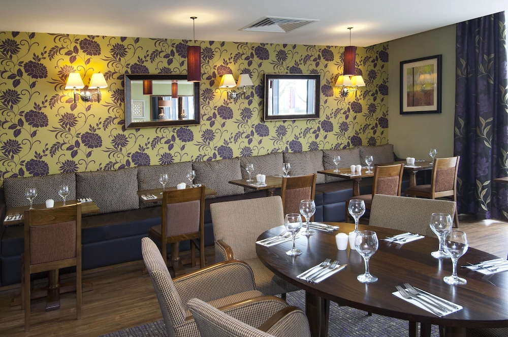Premier Inn Heathrow Airport Terminal 5 40/58