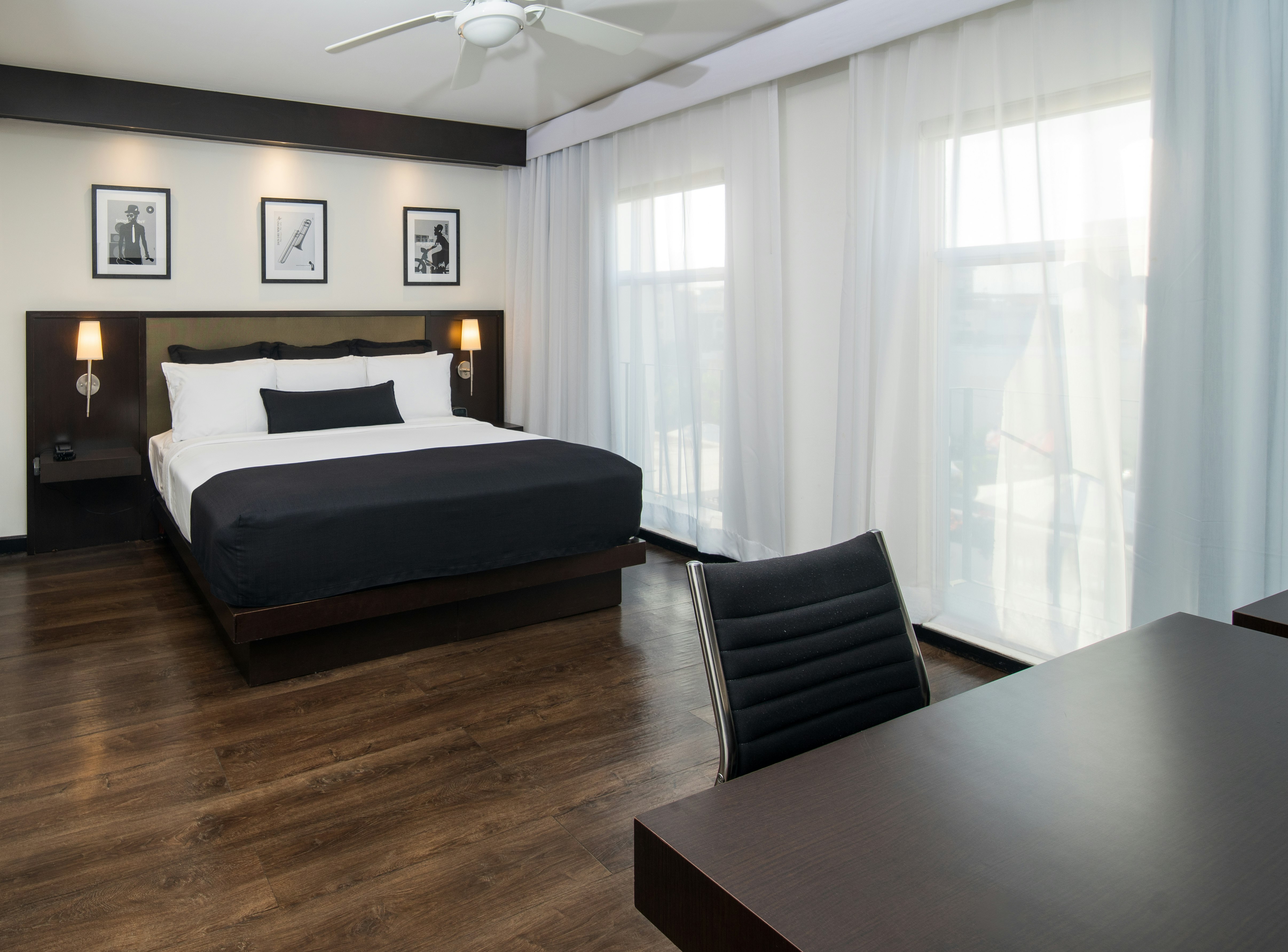 1 BEDROOM, SUITE, KING BED