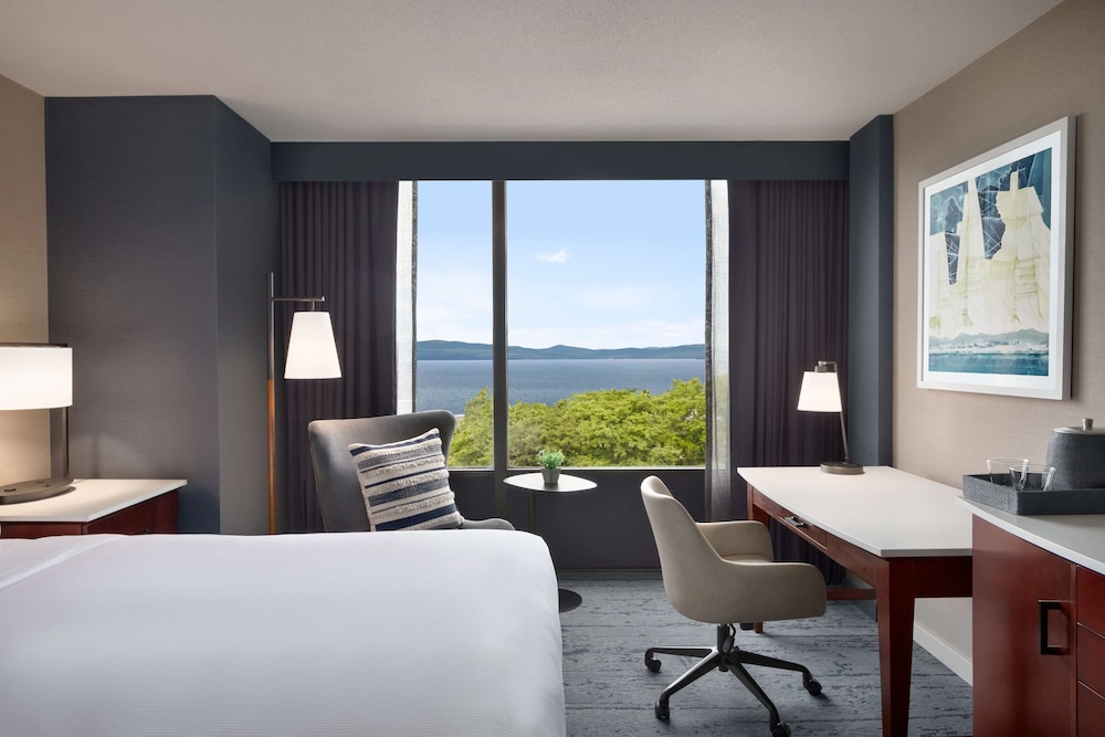 Hotel Champlain Burlington, Curio Collection by Hilton 56/77