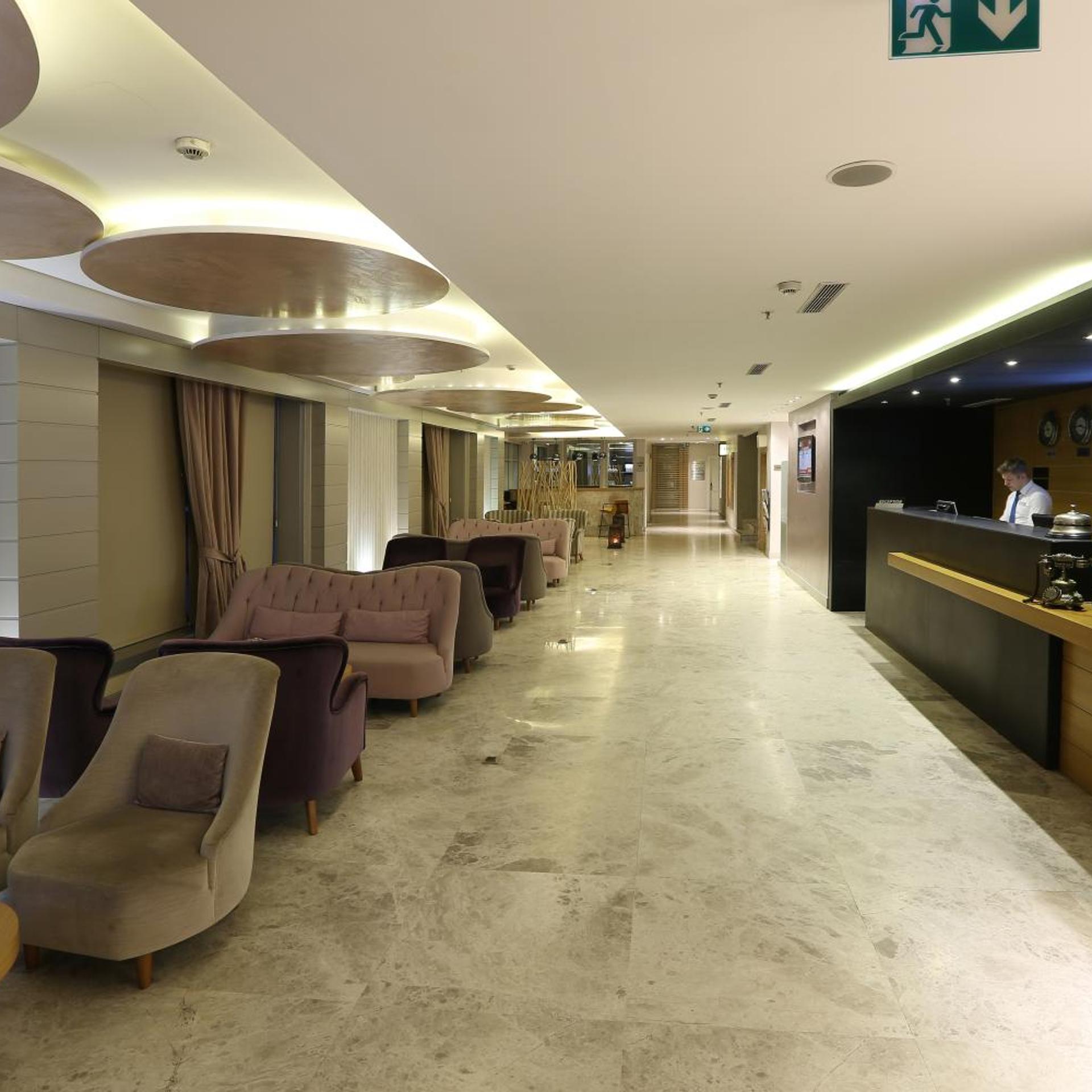 Wes Hotel 30/55