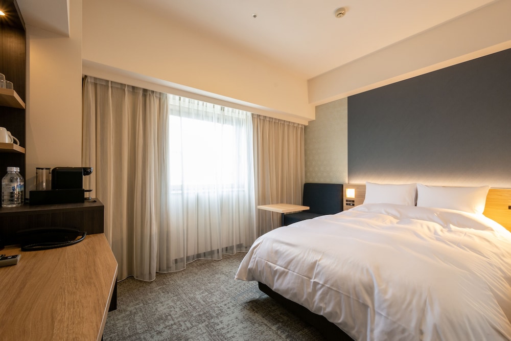 ROOM, DOUBLE BED