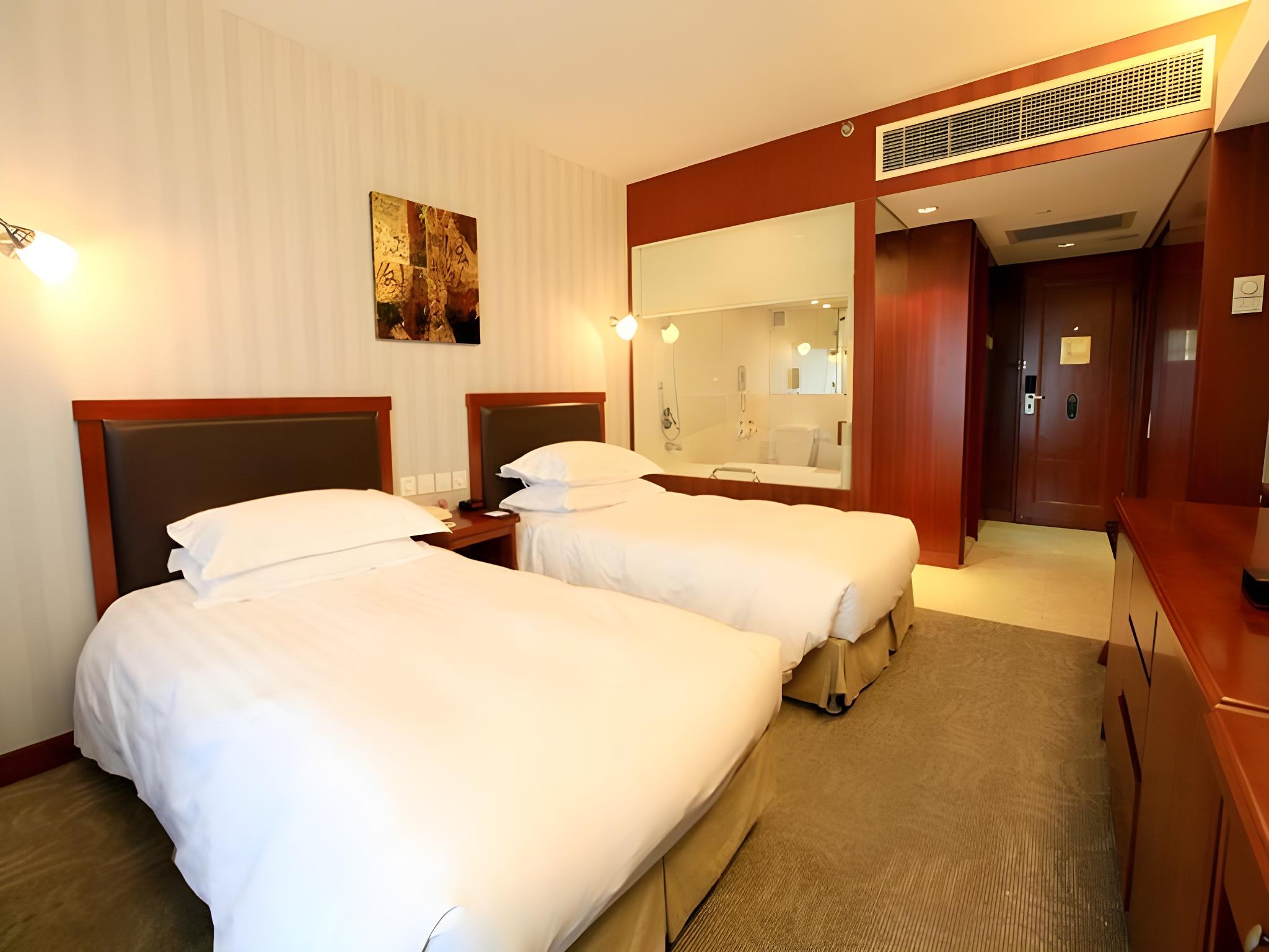 Special, Queen Bed