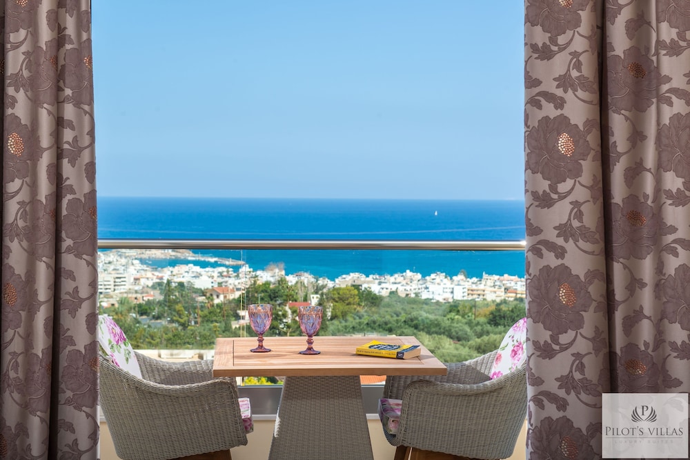 Pilots Villas Luxury Suites 35/48