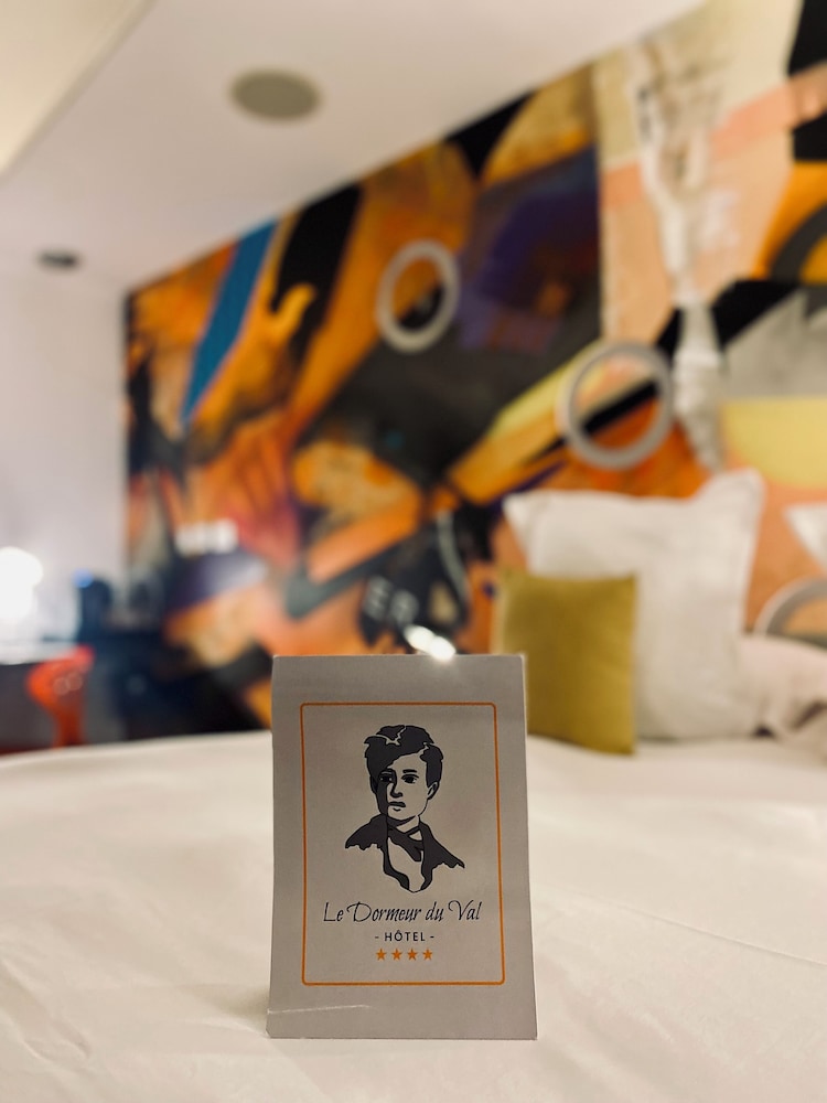 Hotel Le Dormeur Du Val 42/65