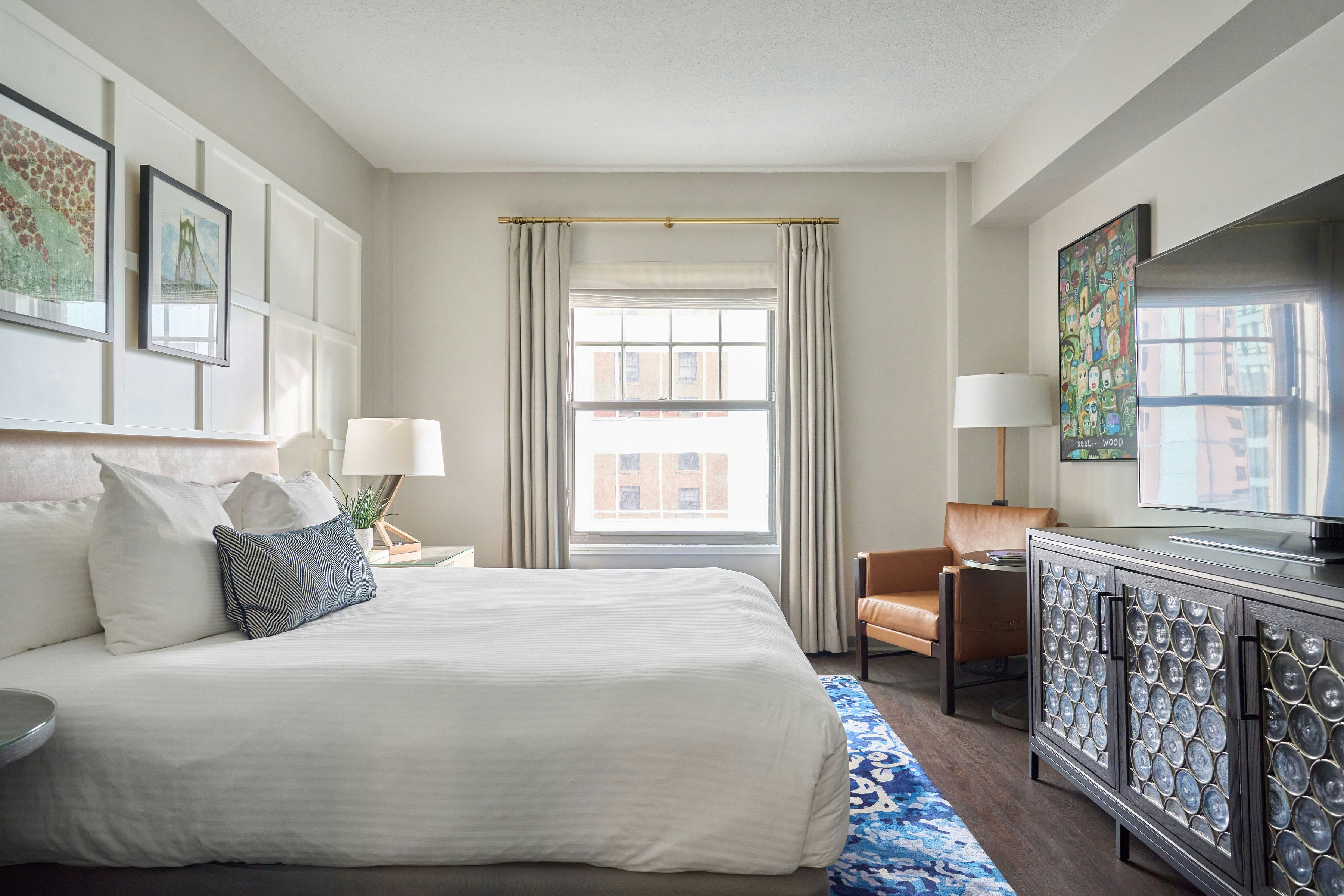 GUEST ROOM, QUEEN BED