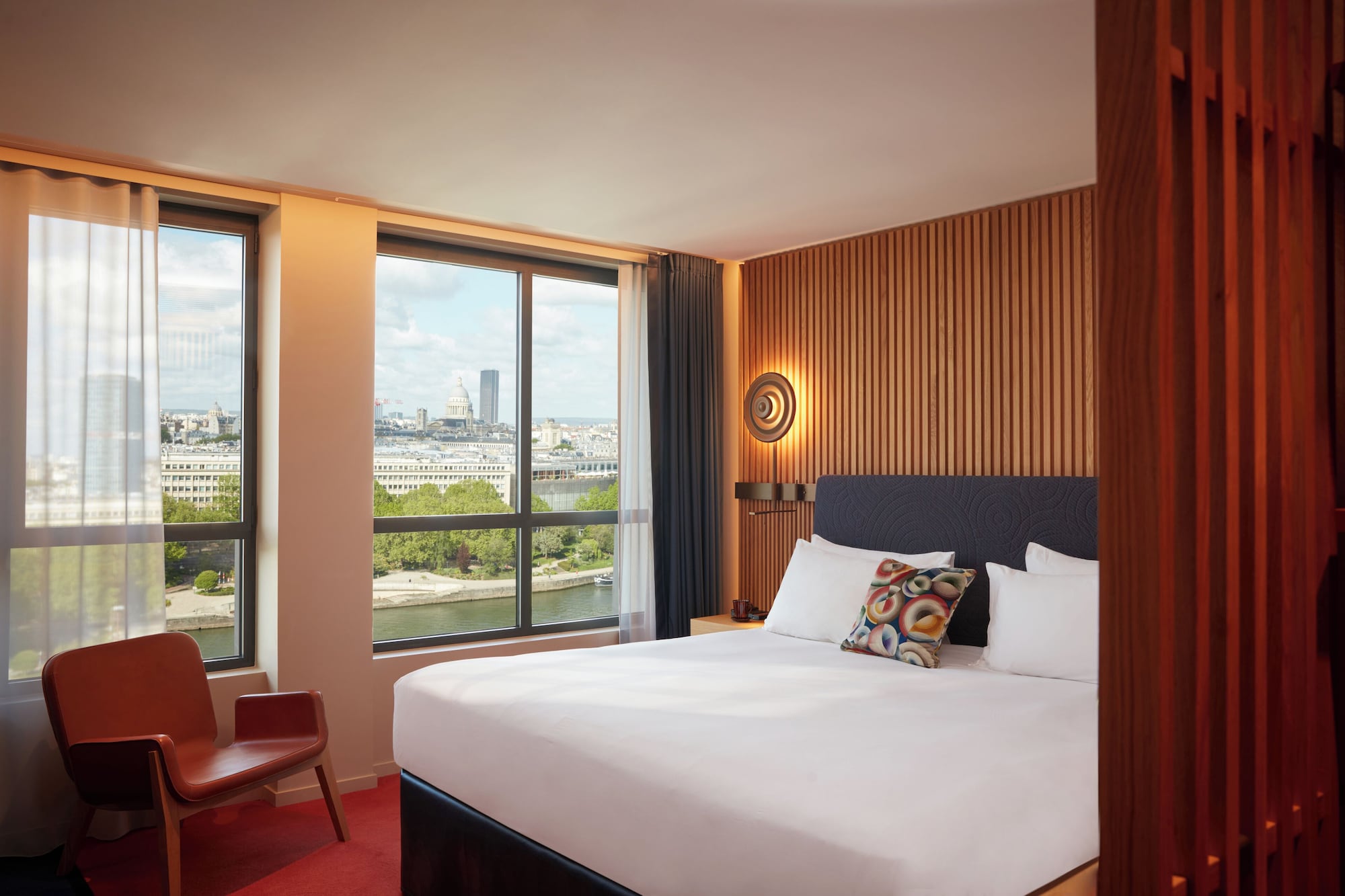 Iconic - Paris Skyline View, 1 King Or 2 Single Beds, River Seine And Eiffel Tower View