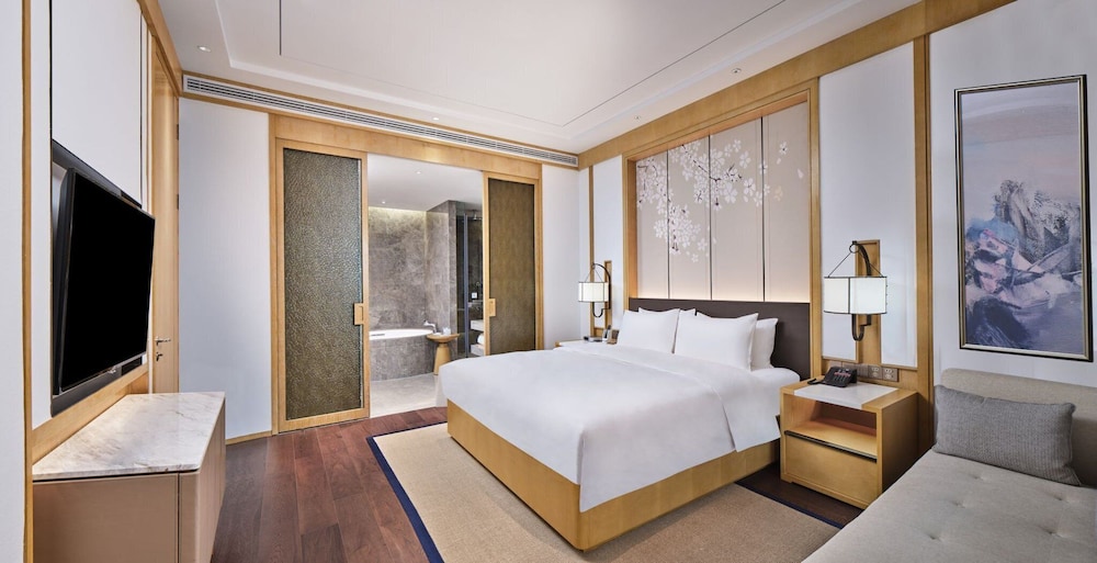 Hualuxe Suzhou Bay Hot Spring Resort 14/72