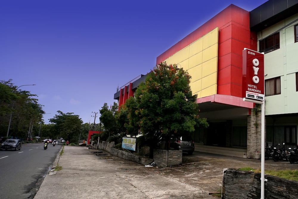 OYO 2015 Bandara Hotel Balikpapan 41/46
