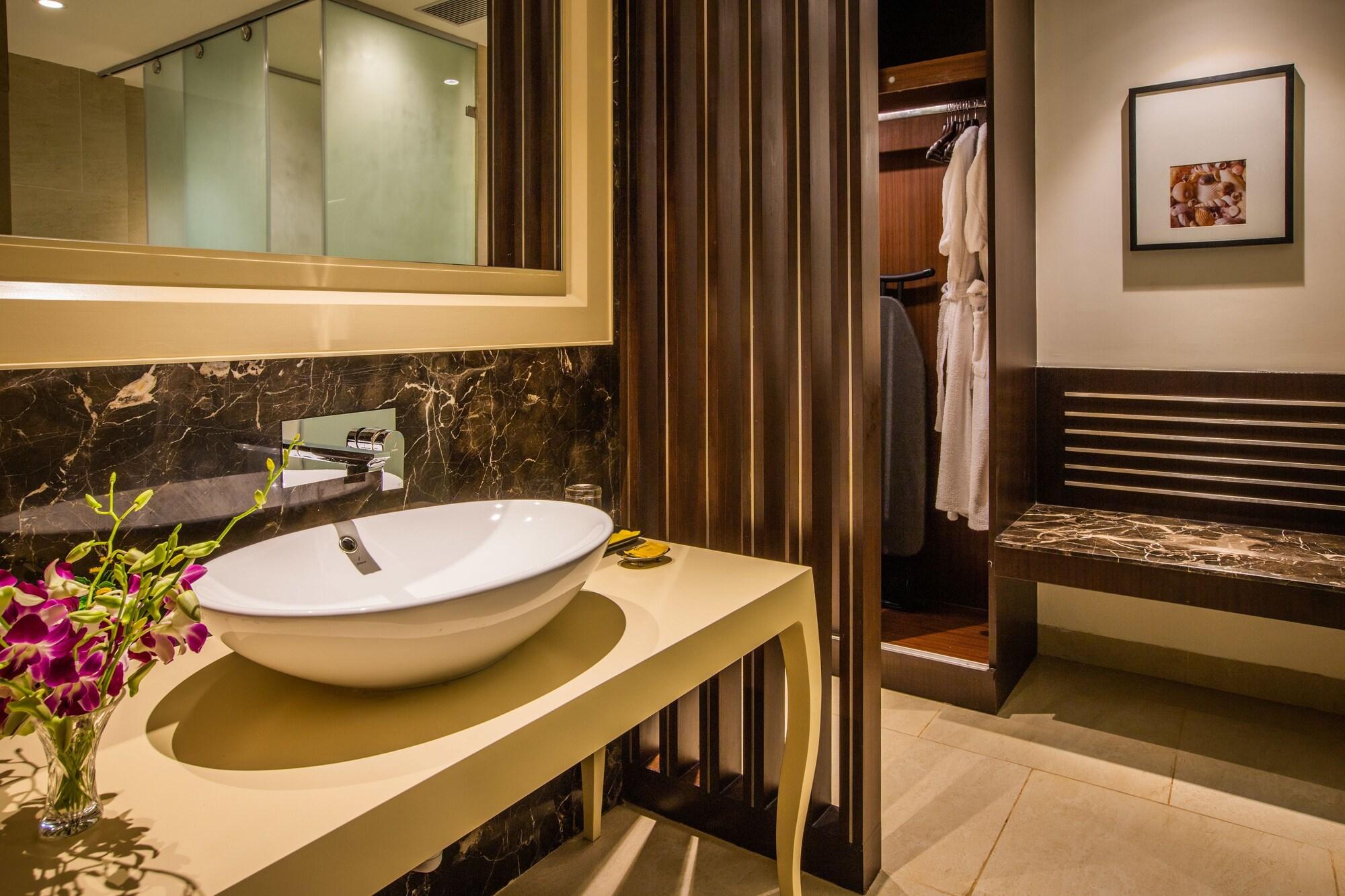 Nanu Resort, Arambol 50/50