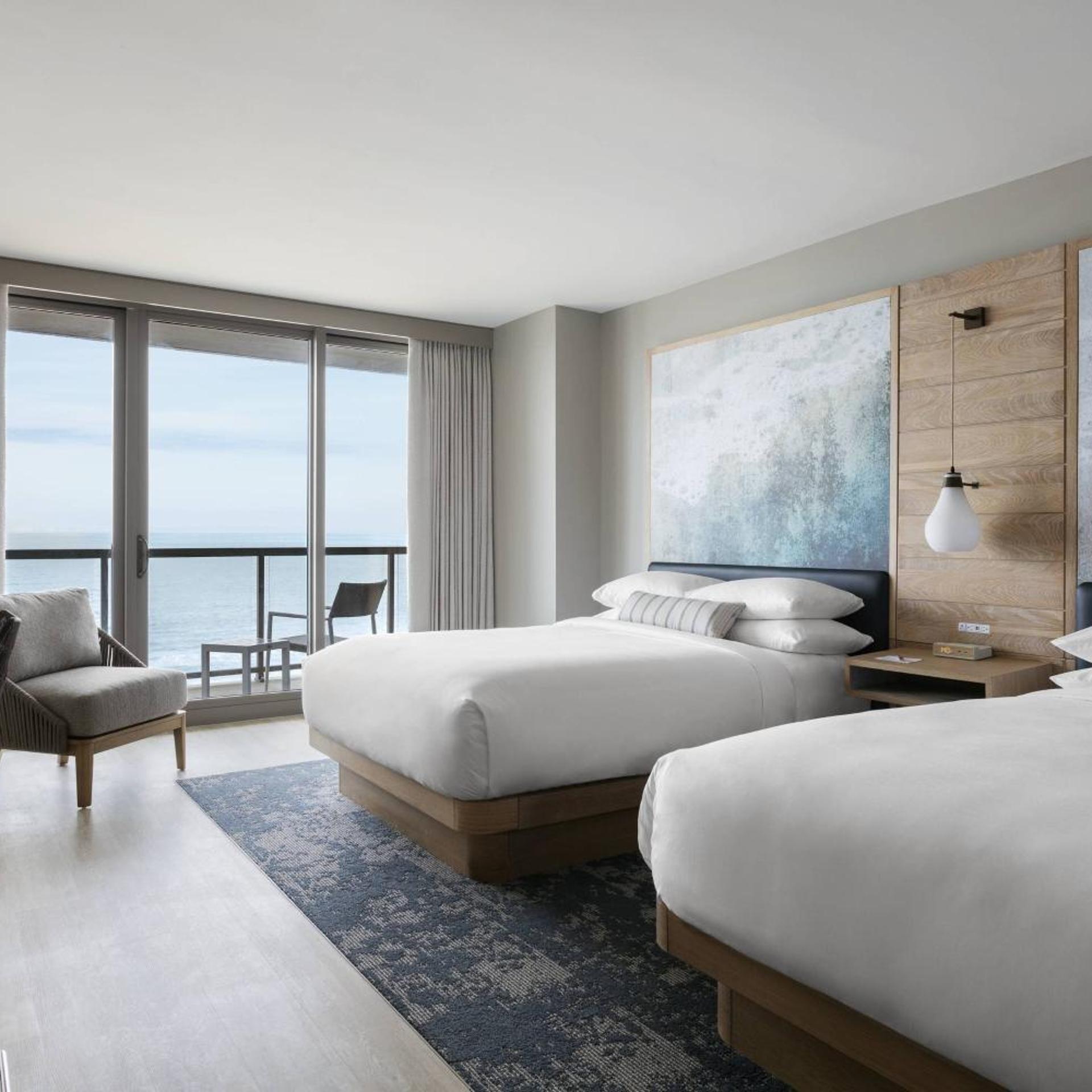 Room, King Bed, 2 Queen Beds, Ocean Front, Balcony