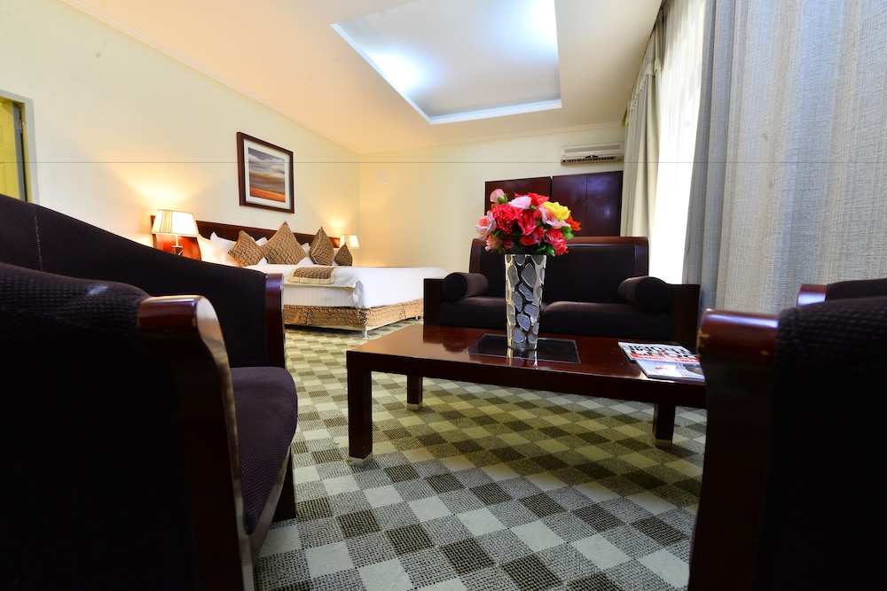 The Manor Hotel 42/66