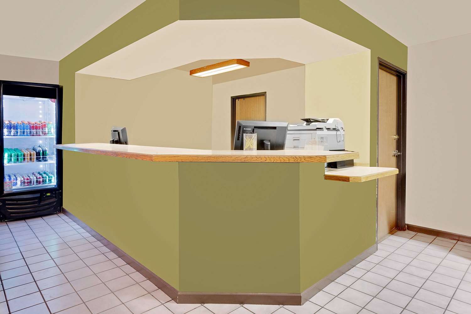 Super 8 by Wyndham Denver Central 4/17
