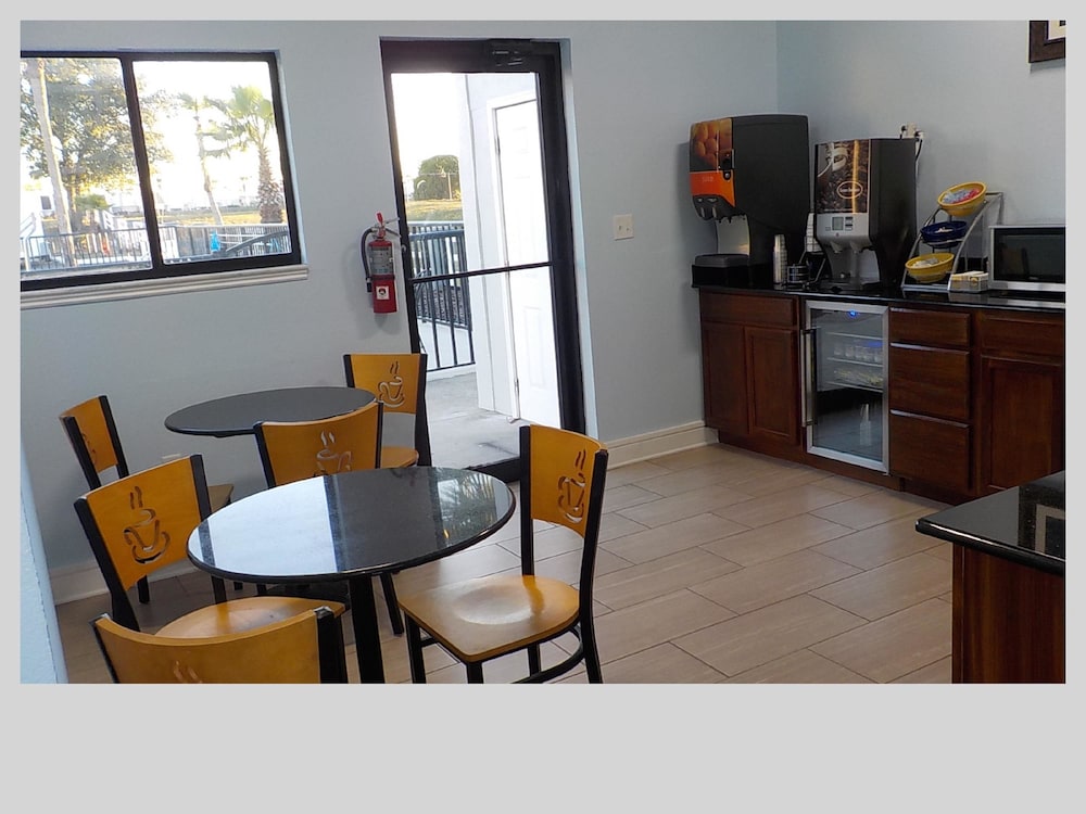 SureStay Hotel by Best Western Clermont Theme Park West 37/50
