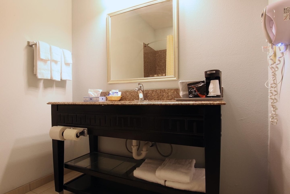 Americas Best Value Inn Sulphur 16/18