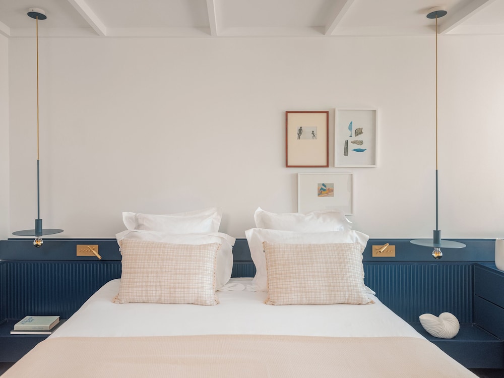 Bleu Hotel & Spa by Germain Collection 70/70