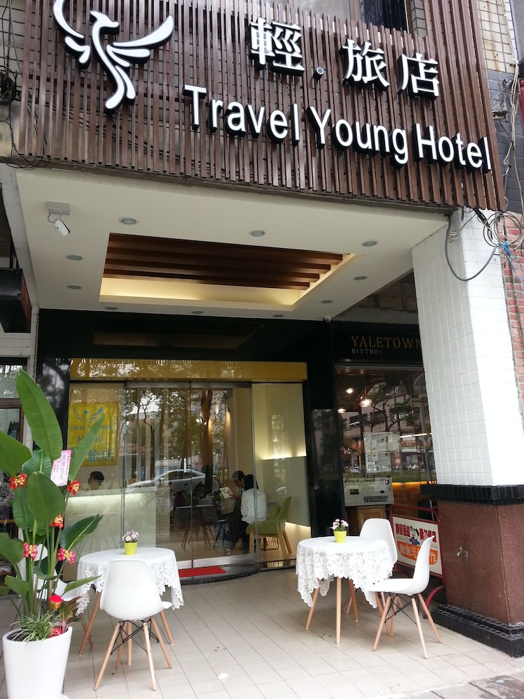 Travel Young 2/58