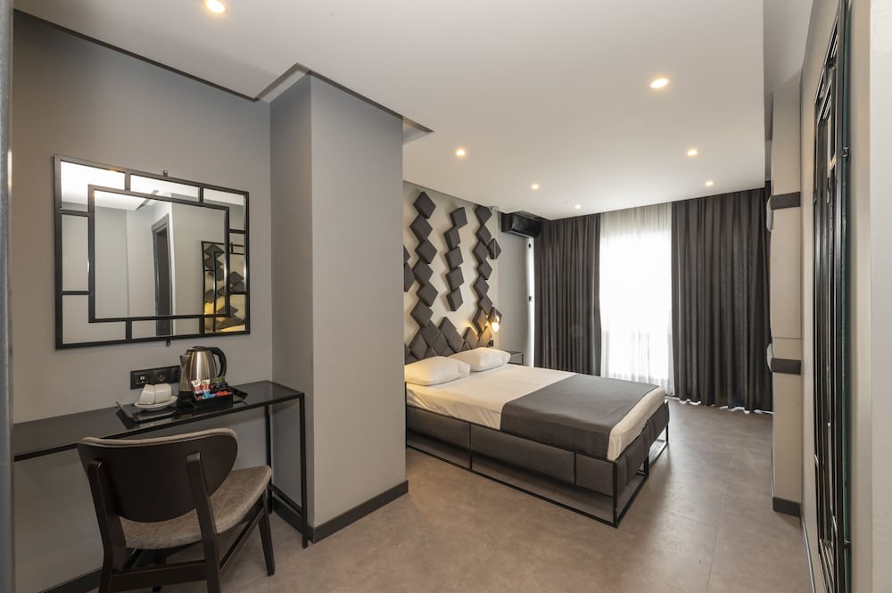 White Palace Hotel 13/46