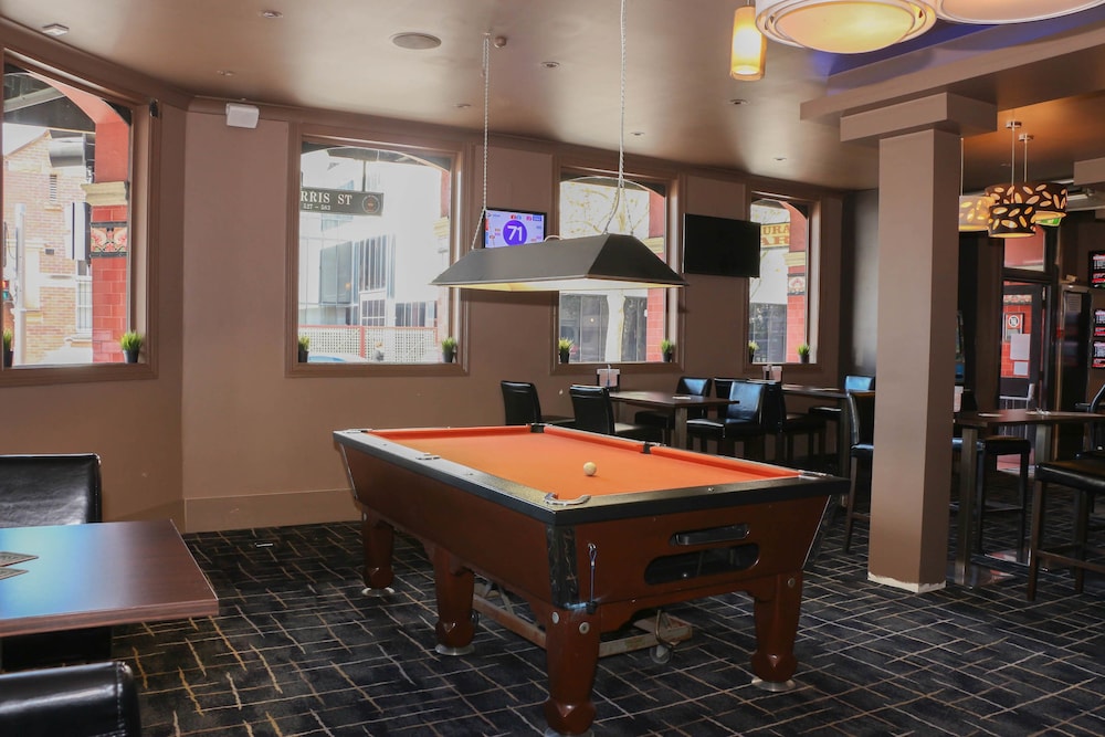 Glasgow Arms Hotel 54/55