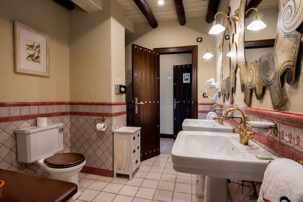 La Malvasia Hotel 48/50