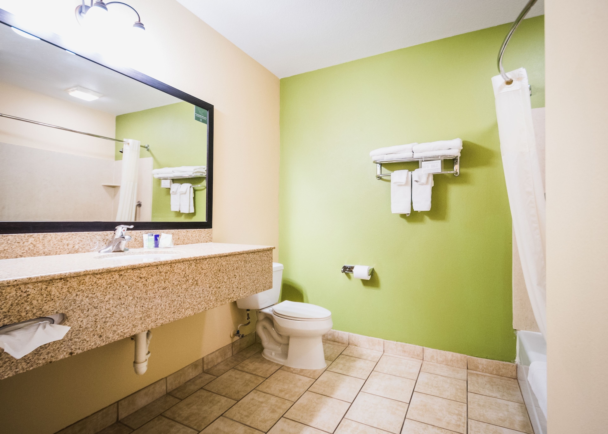 غرفة قياسية بسرير كوين، Sleep Inn & Suites Bakersfield North 3/4