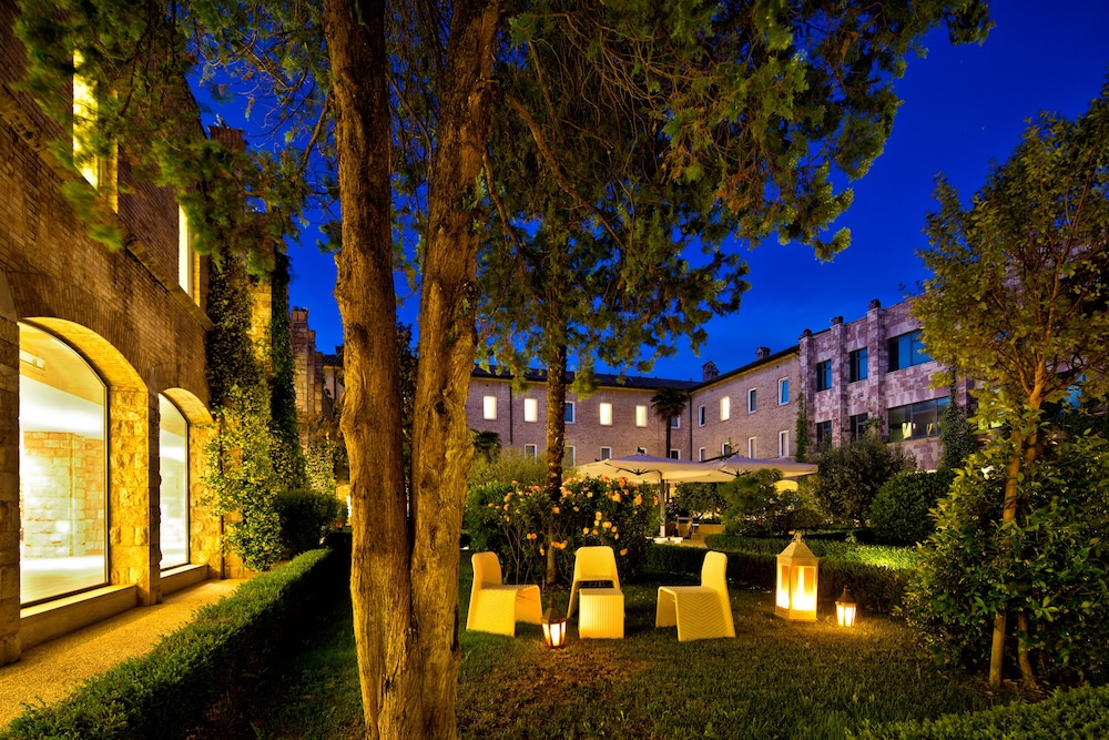 HOTEL CENACOLO(formerly Ora Hotel Cenacolo) 38/42