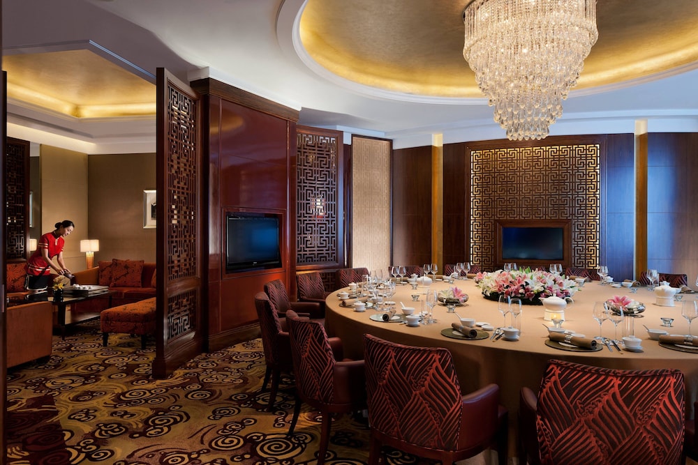 Shanghai Marriott Marquis City Centre 33/35