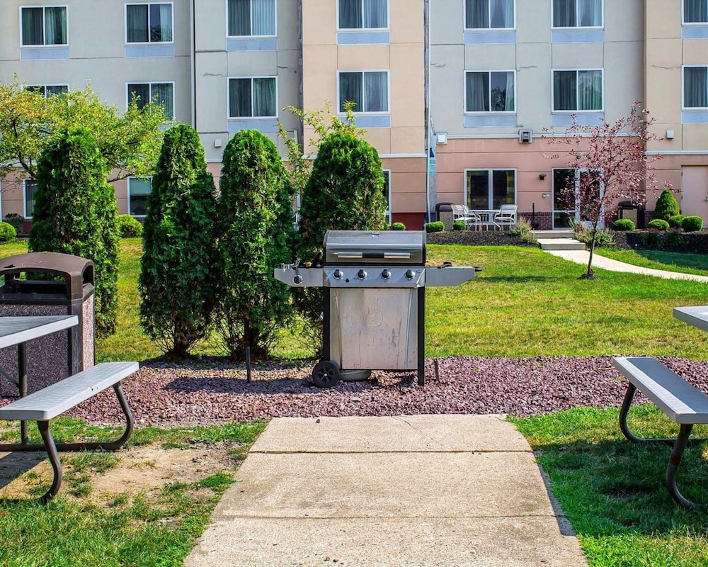 Wilkes Barre Inn And Suites 44/50