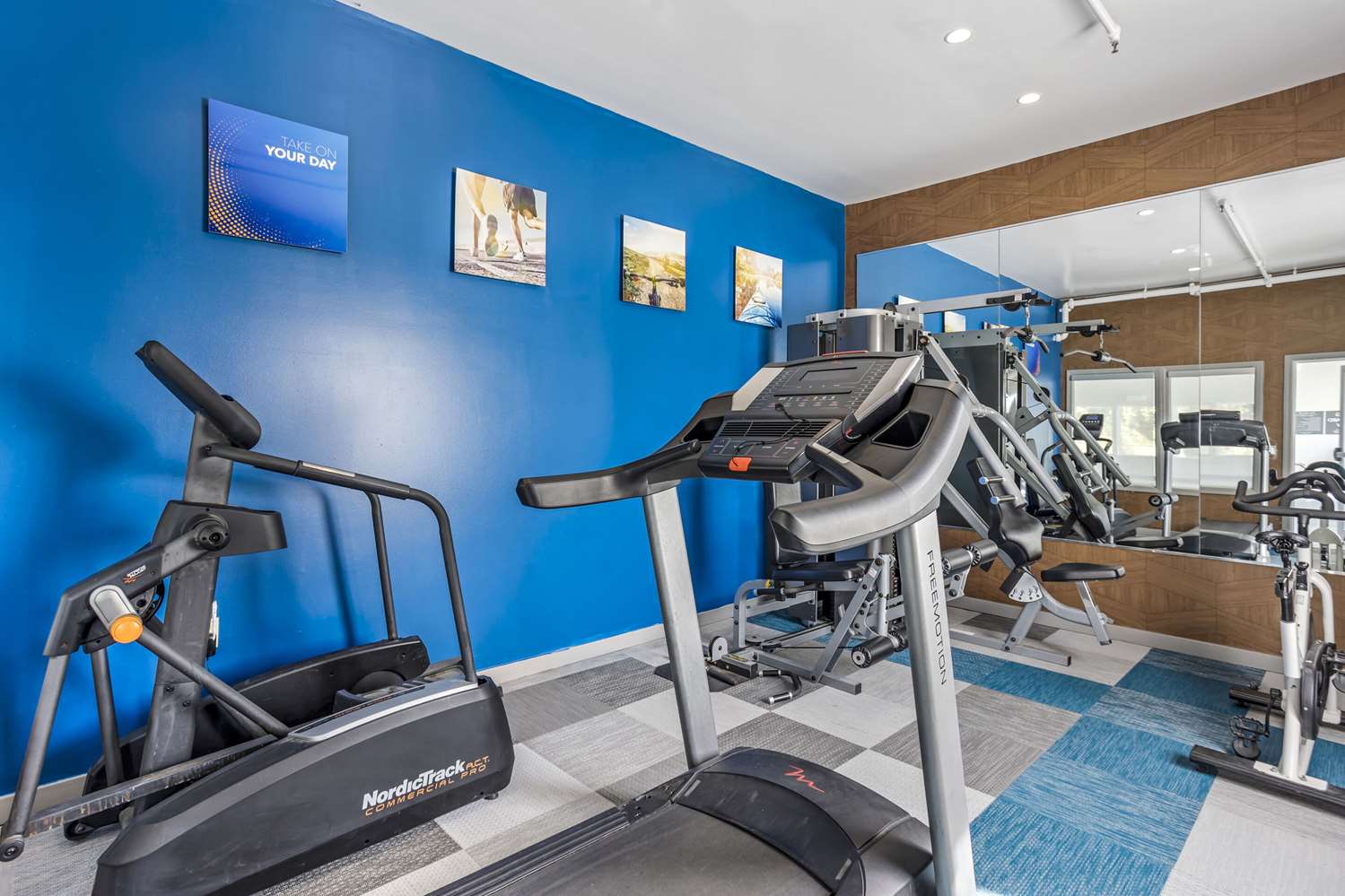 Comfort Inn & Suites Harrisburg-Hershey North 19/24