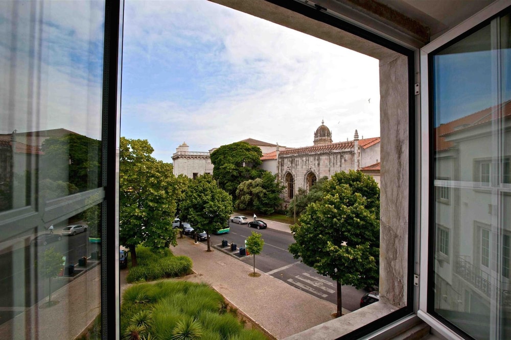 Jeronimos 8 Hotel 11/67