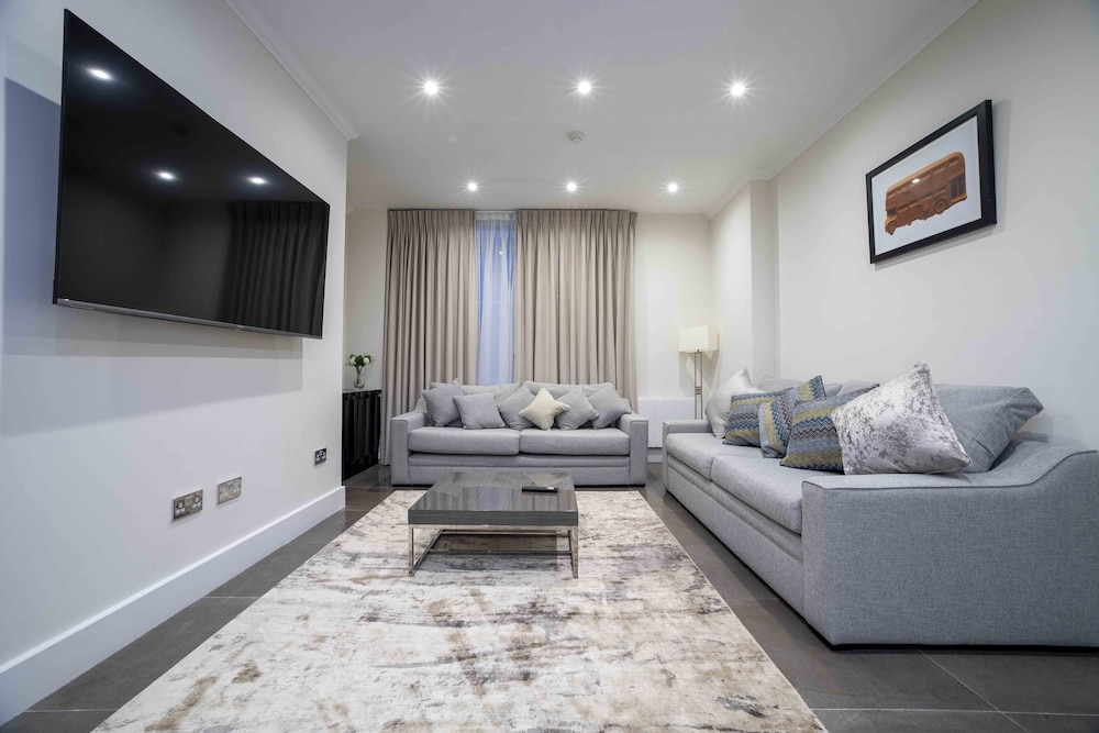 20 Hertford Street 27/50