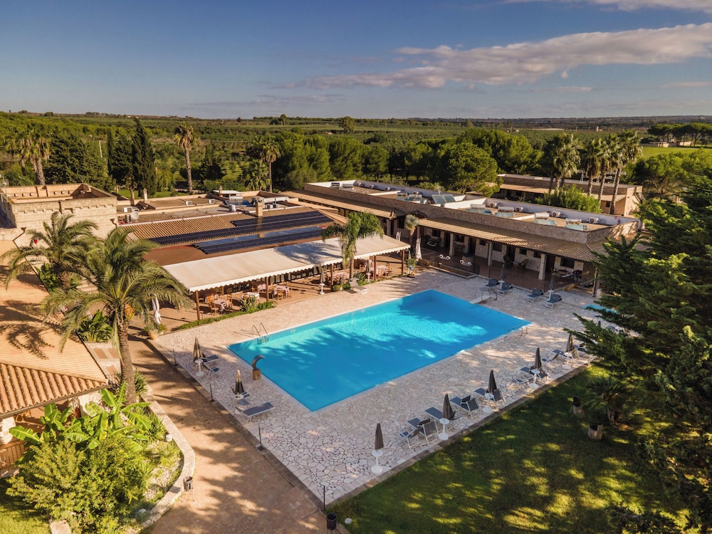 Hotel Resort Ristorante Masseria Le Pajare 46/50