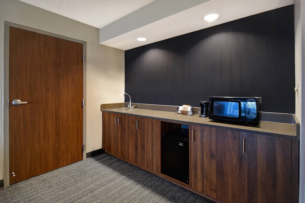 Courtyard by Marriott Cincinnati Airport 6/46