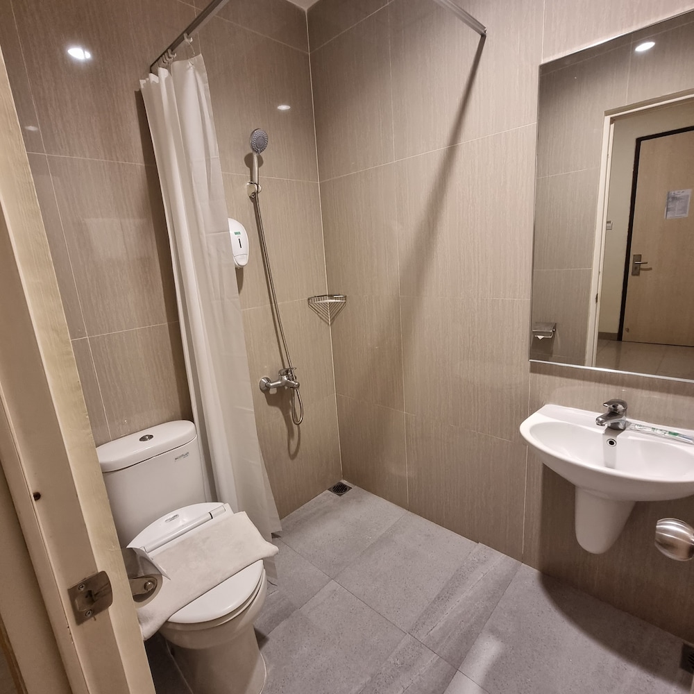 D'Bamboo Suites 11/58