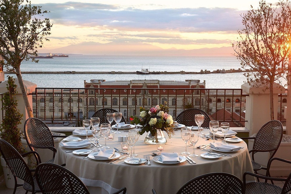 Mediterranean Palace Hotel 35/43