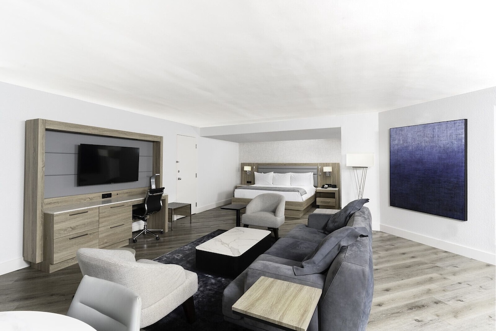 Perdido Beach Resort 37/65