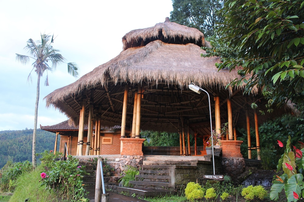 Puri Lumbung 1/75