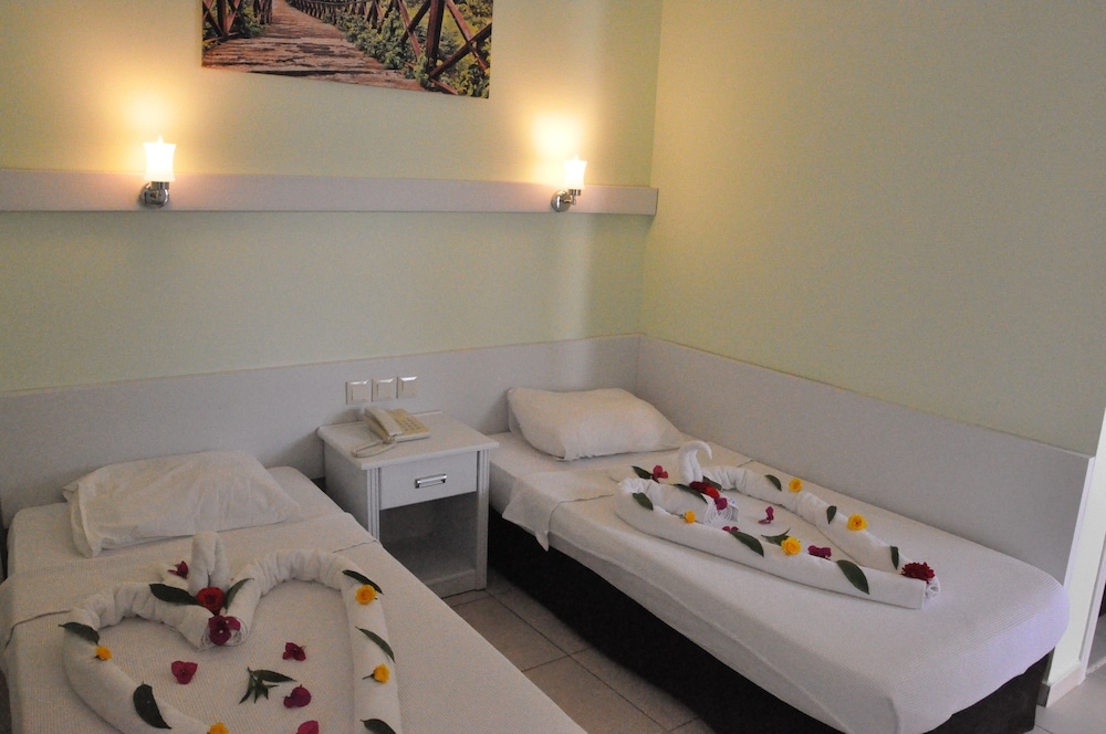 Miranda Moral Beach Hotel 35/61