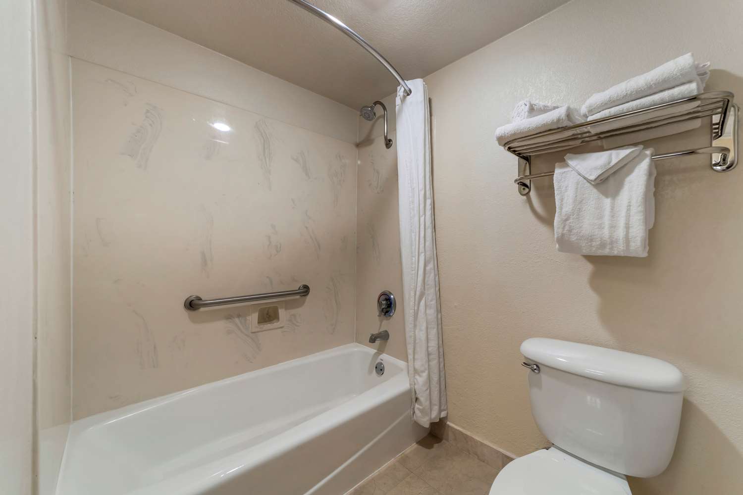 Best Western Plus Northwoods Inn 78/80