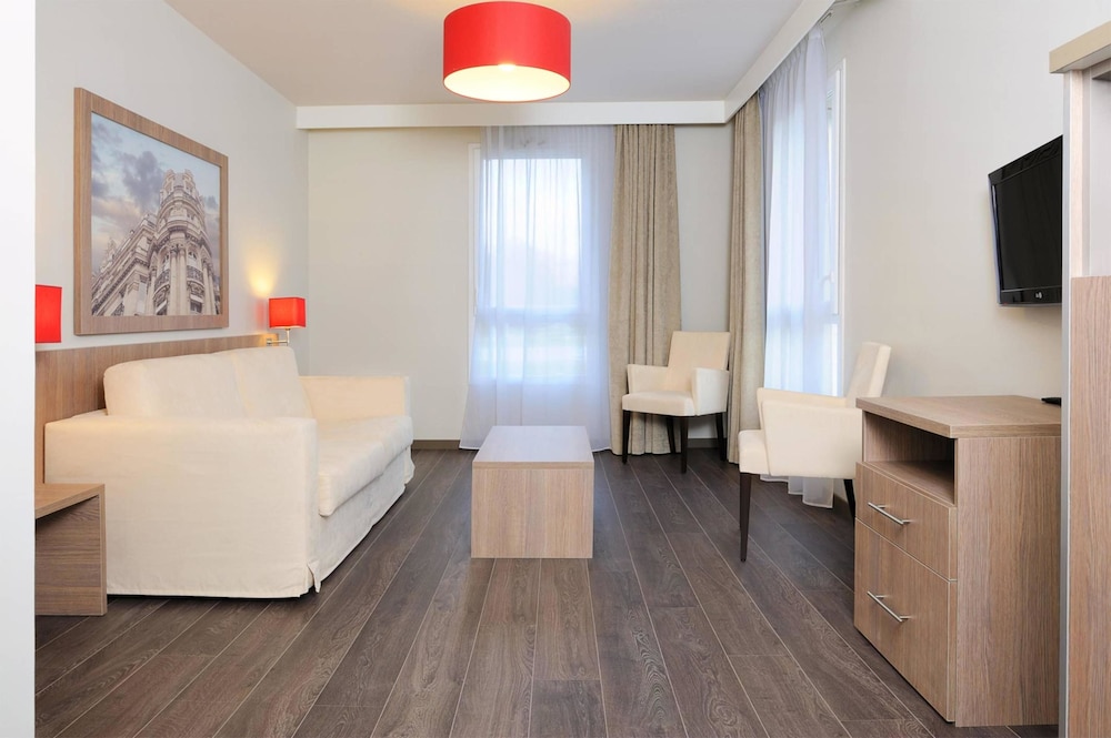 Residhome Paris-Guyancourt 24/45
