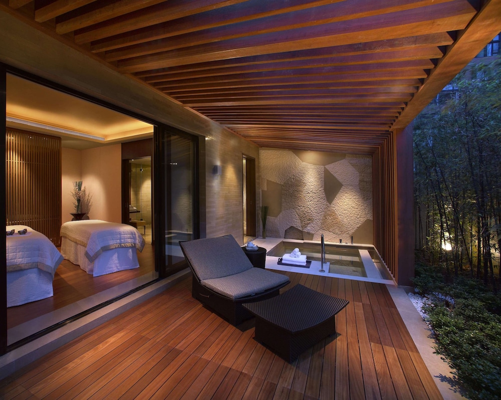 Grand Hyatt Shenzhen 36/75