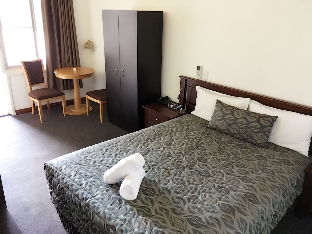 Apollo Motel Biloela 10/68