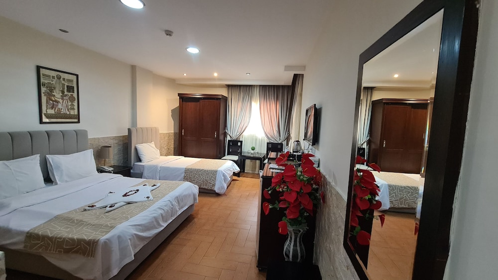 DELUXE, TWIN BEDS, BALCONY