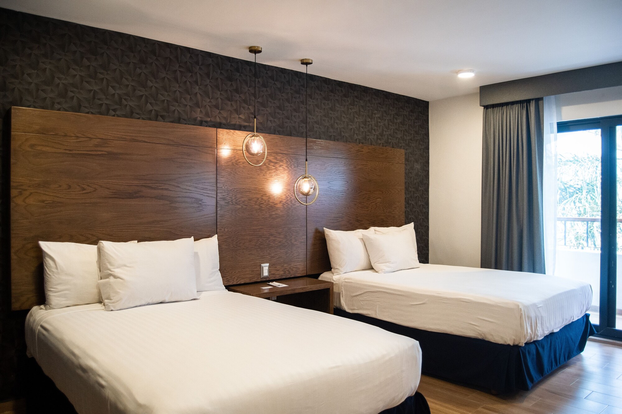 SUPERIOR, DOUBLE BED