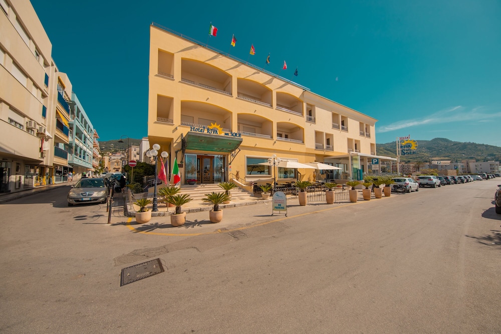 Hotel Riva del Sole 38/50