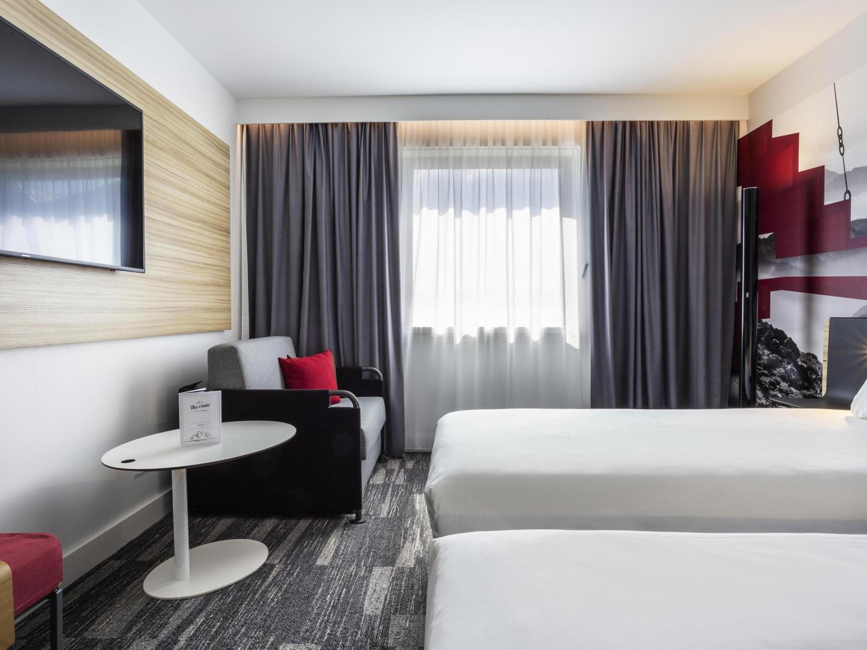 غرفة سوبيريور بسريرين منفصلين مع أريكة، Novotel Annecy Centre 4/6
