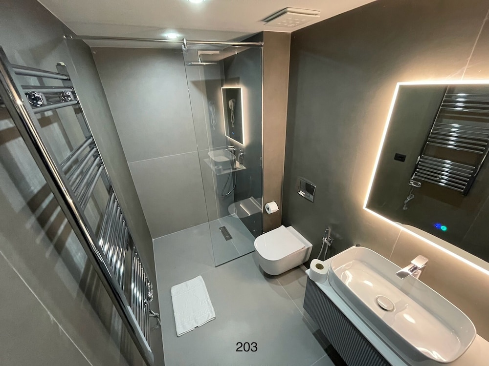 Arbnor Hotel 44/50