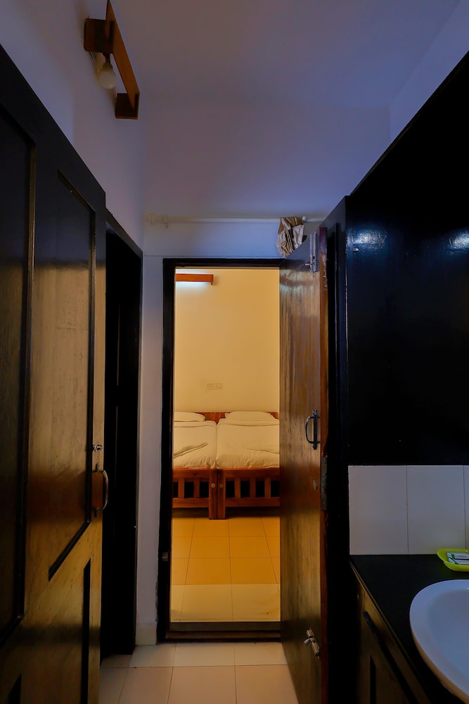 كوخ عائلي بأربعة أسرّة بإطلالة على البحيرة، Illikkalam Lakeside Cottages 7/7