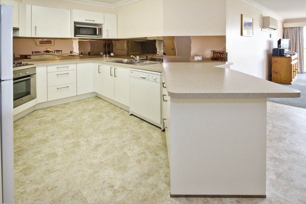 Abbey Beach Resort 3/34