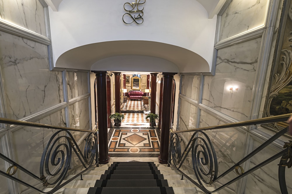The Britannia Hotel 2/47