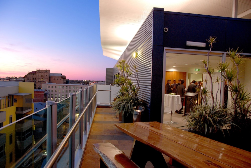 Majestic Roof Garden 6/45